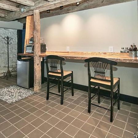 Craftsman Hideaway At The 1841 Farmhouse Chester Exterior photo