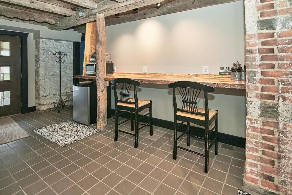 Craftsman Hideaway At The 1841 Farmhouse Chester Exterior photo