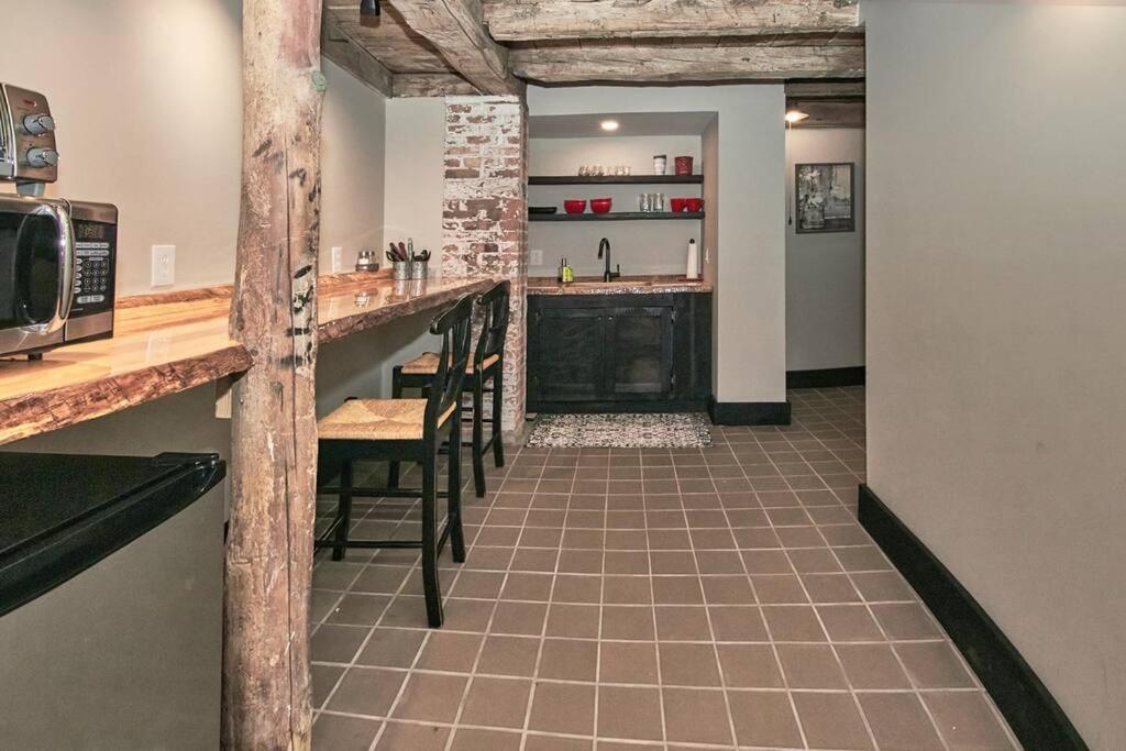 Craftsman Hideaway At The 1841 Farmhouse Chester Exterior photo