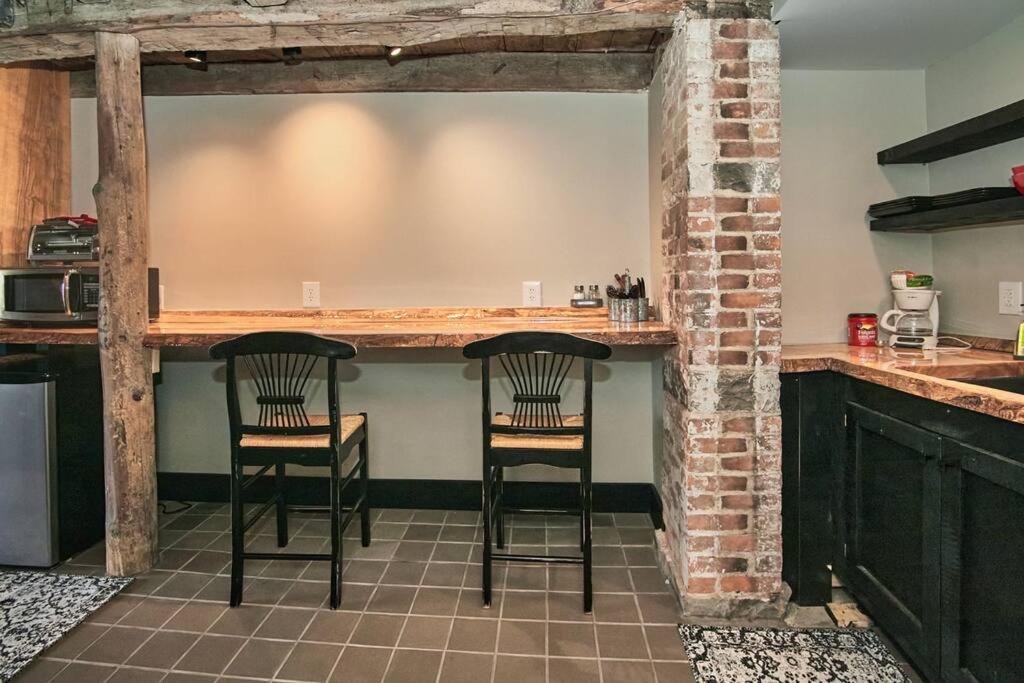 Craftsman Hideaway At The 1841 Farmhouse Chester Exterior photo